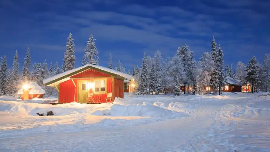 壁纸 冬天,雪,房屋,树木,灯