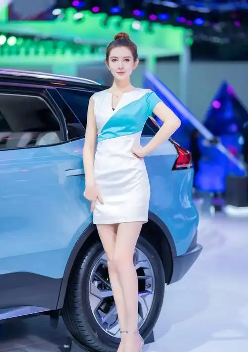 女神降临神仙颜值的车模小姐姐