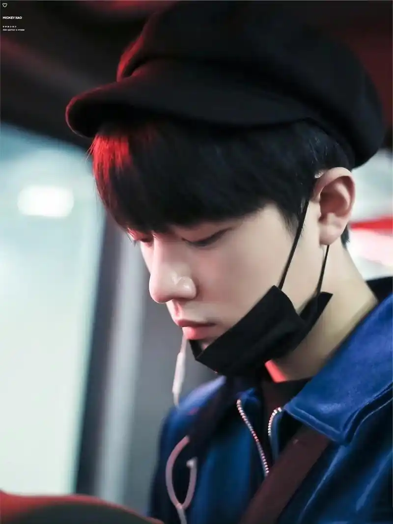 肖战# 好爱他不经意间流露出的这种呆萌的样子