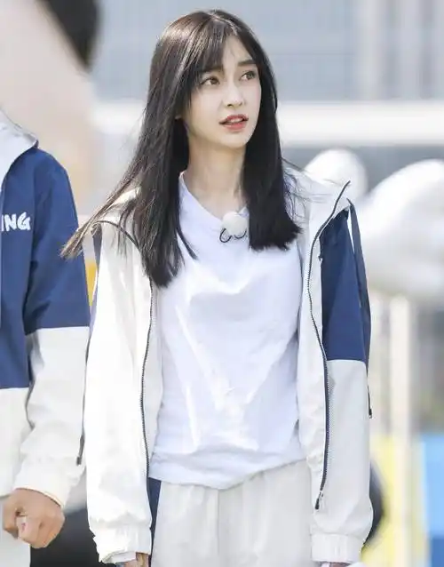 闫妮的腿,杨幂的腰,这8位生过娃的女星性感起来能迷死人_于明加_身材