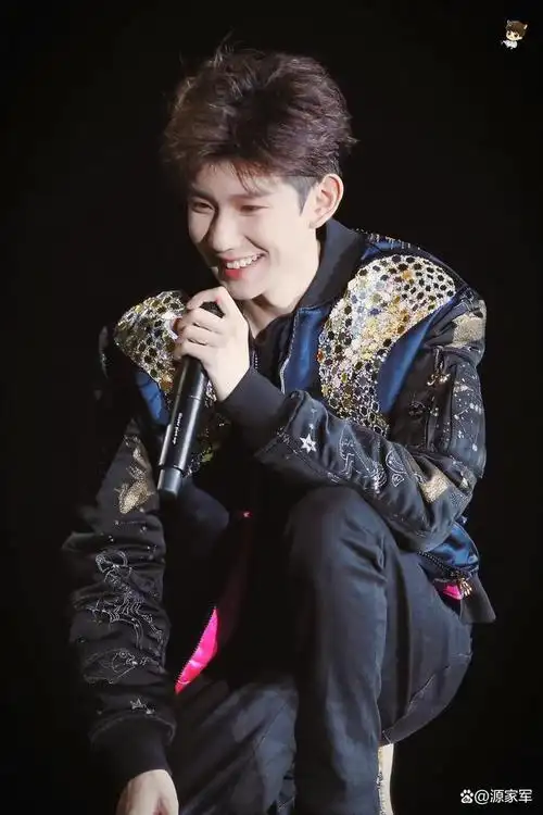 王源肖像被盗用,被制作韩系证件照特效