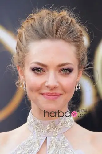 16位明星示范盘发 珠宝耳环搭配,华丽复古or清新灵动谁让你更喜欢?