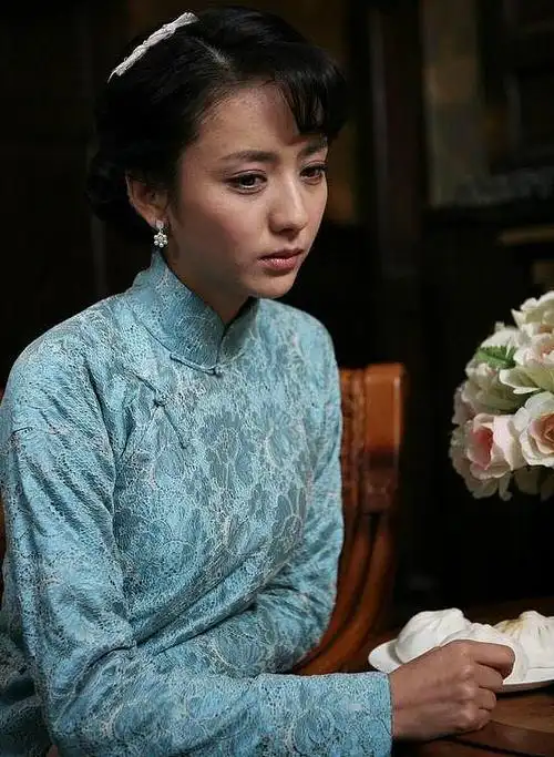 夜翡的主场采集于2016-10-22 20:54:22烟雨斜阳 佟丽娅民国 94旗袍