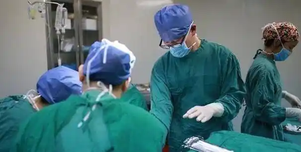 孕妇怀孕六个月失去宝宝后悔不已,只因忽视了这一点,孕妈要牢记_羊水