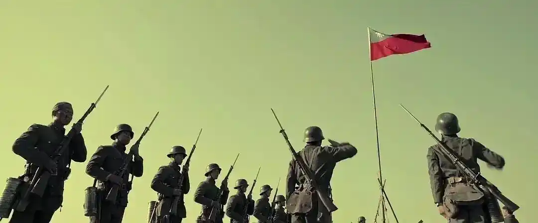 "星期五"谈《八佰》:惊喜来自它在国产战争片里另辟了蹊径