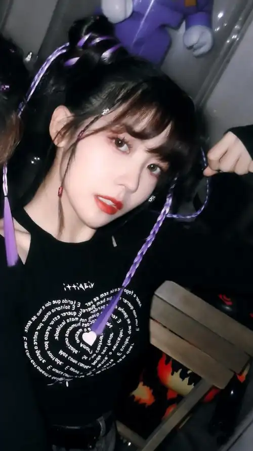 赖美云超话|#楼炅择赖美云双a翻跳antifragile#99@赖美云截修|壁纸