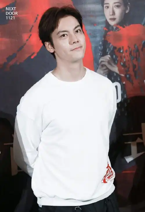 陈伟霆汕头小公园宣传新电影