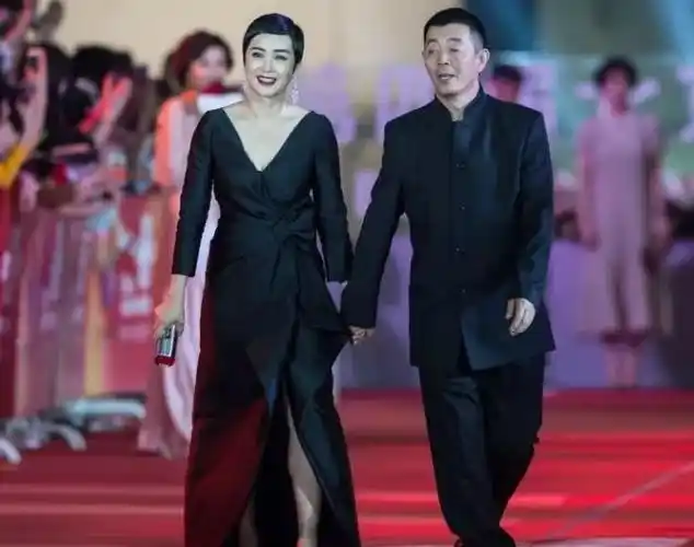 蒋雯丽和黄轩还在一起吗_明星资讯_吉剧网