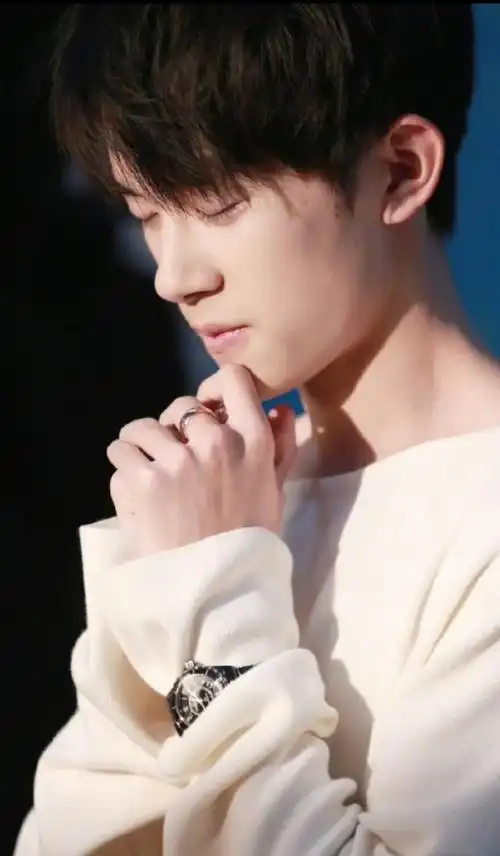 易烊千玺闭眼侧颜##四字 易烊千玺 yyqx 四字弟弟