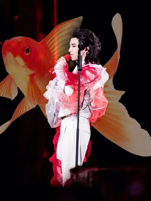 深海游鱼华晨宇2021火星演唱会