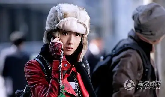 女人不坏是个不咋样的片子,不过我在这里面喜欢铁菱不喜欢唐.