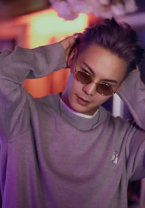 陈伟霆橙色头发