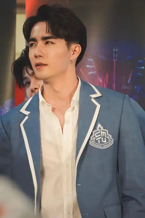 看了很久都没有明明海海的帖子,决定自己发一个!