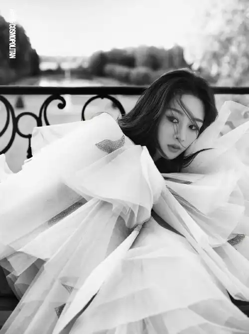 杨紫大片里的松弛感##杨紫时尚cosmo封面