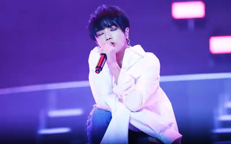 华晨宇鸟巢吊威亚全巢气氛燃炸了