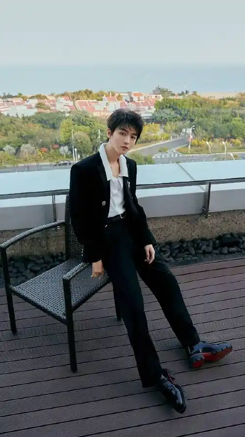 王俊凯壁纸合集来啦