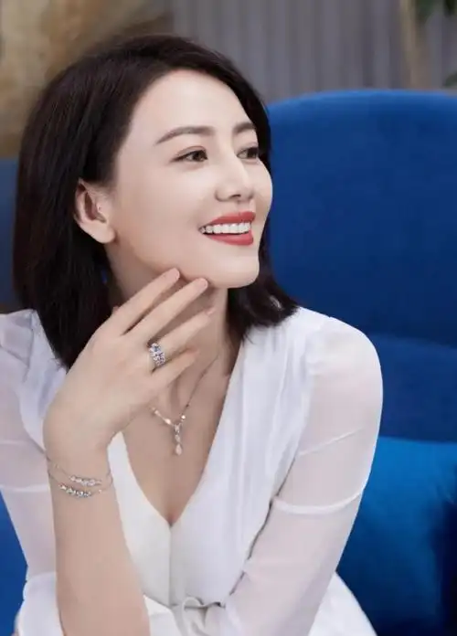 尚美巴黎(chaumet)x 代言人高圆圆 华美高贵型格_国际珠宝网