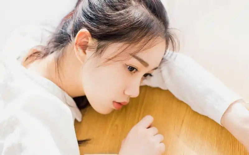 小清新文艺美女清纯唯美高清桌面壁纸