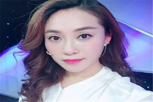 东方卫视主持人丹丹近况如何