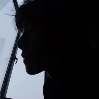 季清ins风帅气高冷气质拽酷男头_男生头像_我要个性网