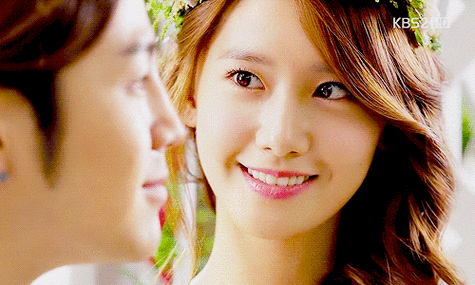 林允儿笑眼女神开心gif动图_动态图_表情包下载_soogif