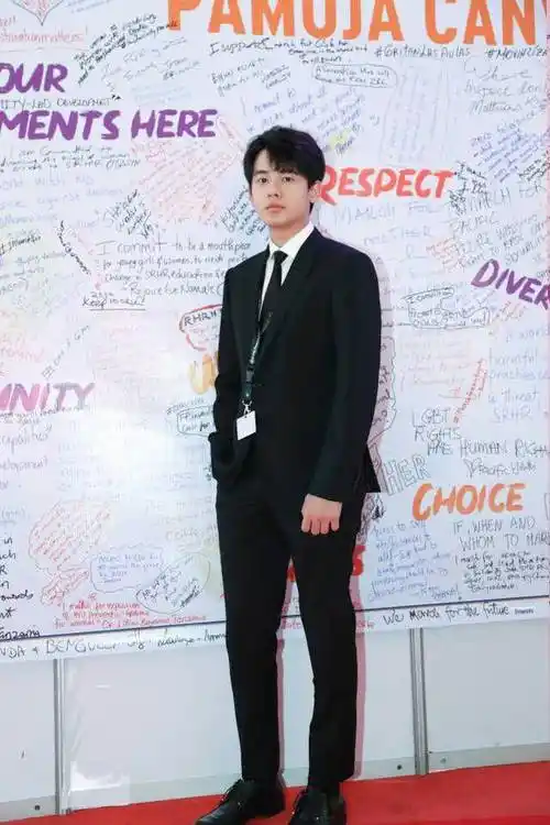 虽然不是流量却也不至于曝光率这么低胡先煦在韬光养晦吗