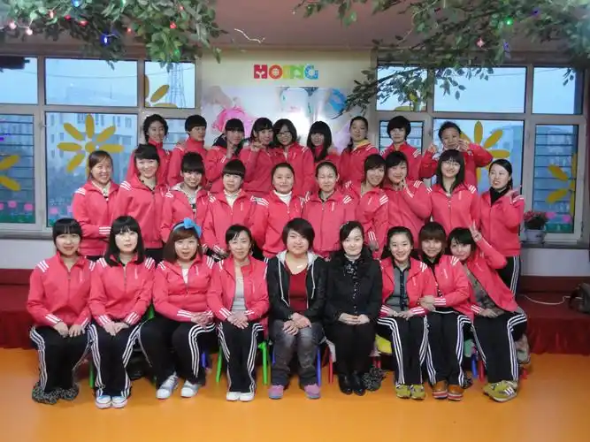 北京红缨总部督导与我园老师合影