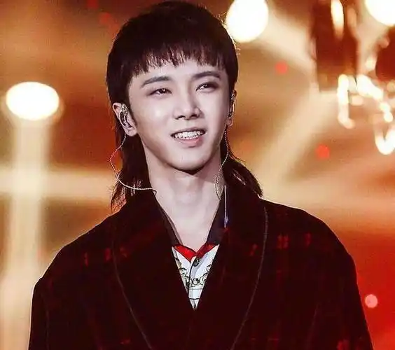 华晨宇被曝当爸,张碧晨扯下两人遮羞布,真实原因令人吃惊_时候_音乐