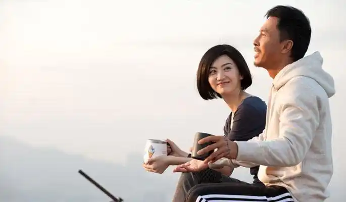 《特殊身份》晒浪漫照 甄子丹天台邂逅景甜