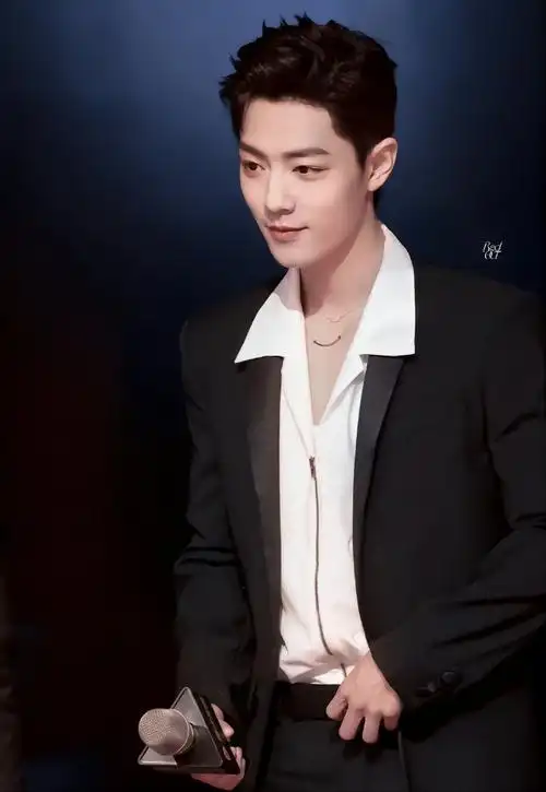 肖战活动出发路透