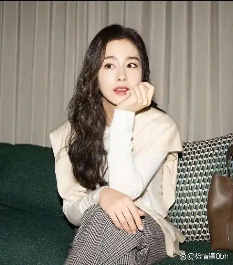 韩国女星金泰熙43岁,身高162,她是纯天然美女,演技出色, - 抖音