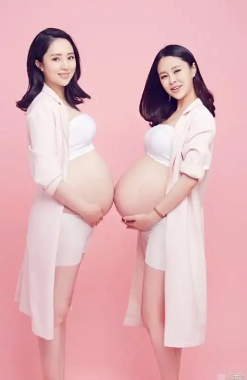 有种友情叫一起当妈~董璇关悦孕期大肚写真曝光,一