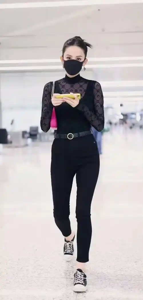 古力娜扎光是身高就已经非常优越了,再加上这身帅气的穿搭,我觉得还是