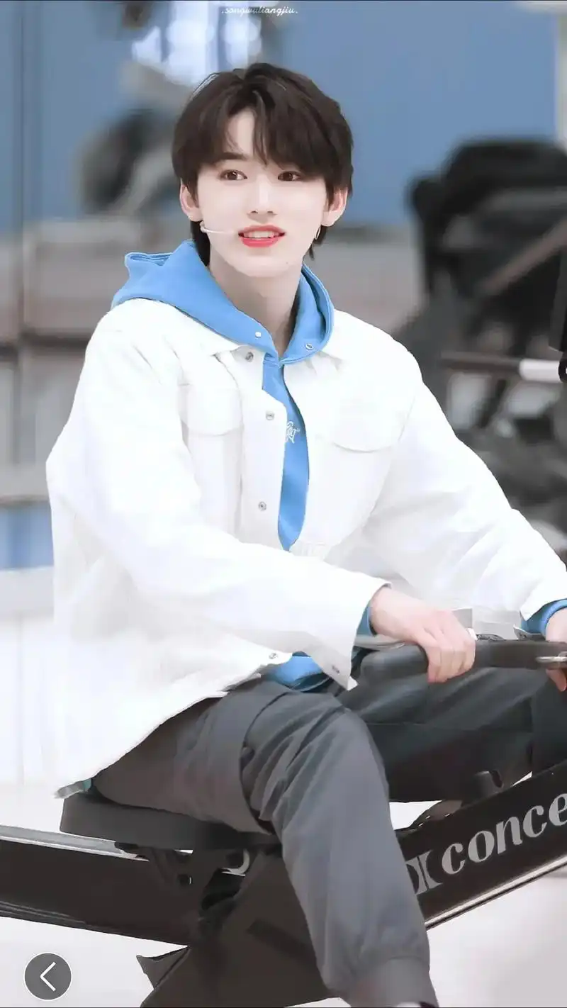 宋亚轩霸气 图片来源 宋亚轩海胆头 商品推荐 宋亚轩日系海胆 - 抖音