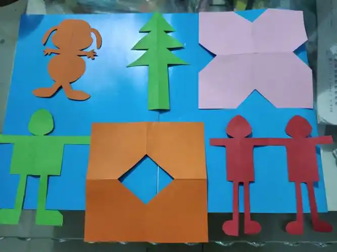 齐贤庄小学22班轴对称图形课外手工作品集