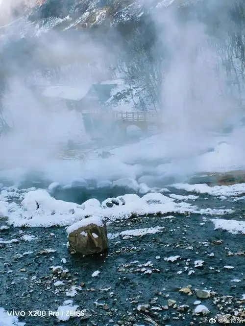 吉林长白山,天池瀑布