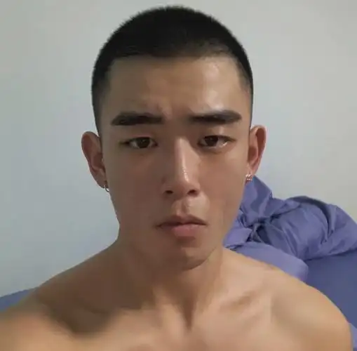 男生剪完寸头后,瞬间攻气十足!_发型