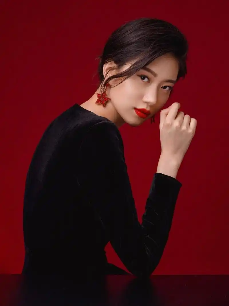 职场女强人就该这么拍 | 形象照 我们将大量时间贡献给工作 在职场上