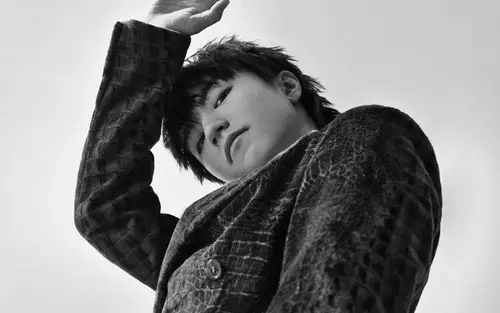 王俊凯日系帅气写真桌面壁纸