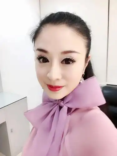 王婕《甄嬛》槿 汐 扮演者上海越剧院 国家二级演员主持人:上海戏曲