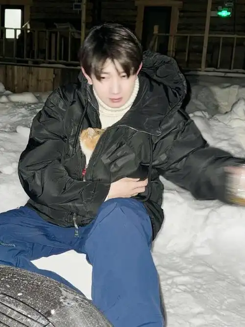 王源超话#王源2024龙行绛气#  【王源工作室小94更新】    20240401