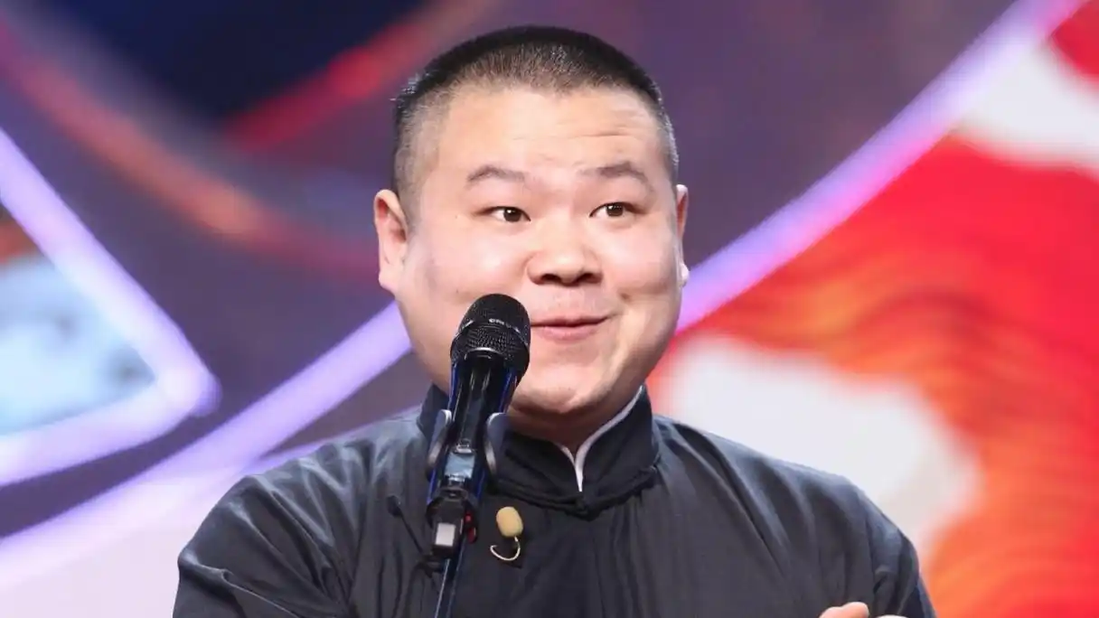 亲自剥虾给素人,让商政界大佬化身粉丝,岳云鹏的人气究竟有多高