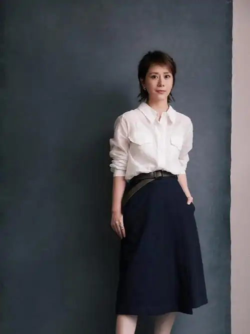 热播太有代入感,40岁海清穿搭更是都市职场女性教科书|内搭|西装|白