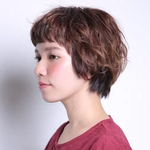 经典搭配!粗硬发质的女生这发型谁做谁美