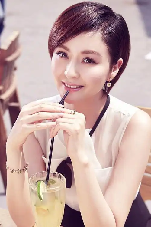 回顾8位著名的上海籍中年女演员美丽背后各有各的酸甜苦辣