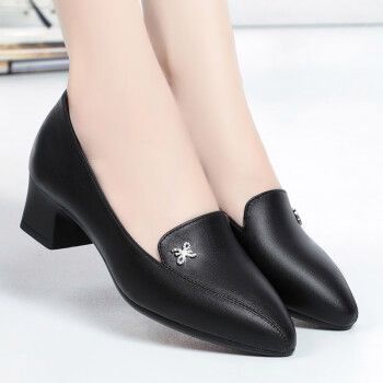 春秋款女皮鞋中跟软底妈妈鞋子时尚浅口中年女士皮鞋百搭大码单鞋