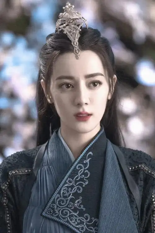 迪丽热巴纪云禾播出二周年产出接力