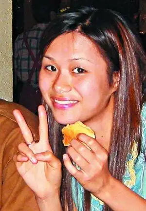 刘思希被爆出多张选美前"猪胆鼻",单眼皮的照片.