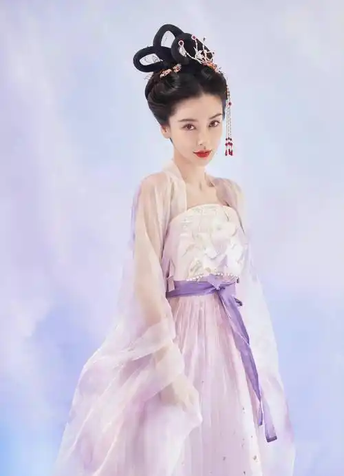 穿衣品味越来越高,古装原来更有魅力_汉服_杨颖_色彩