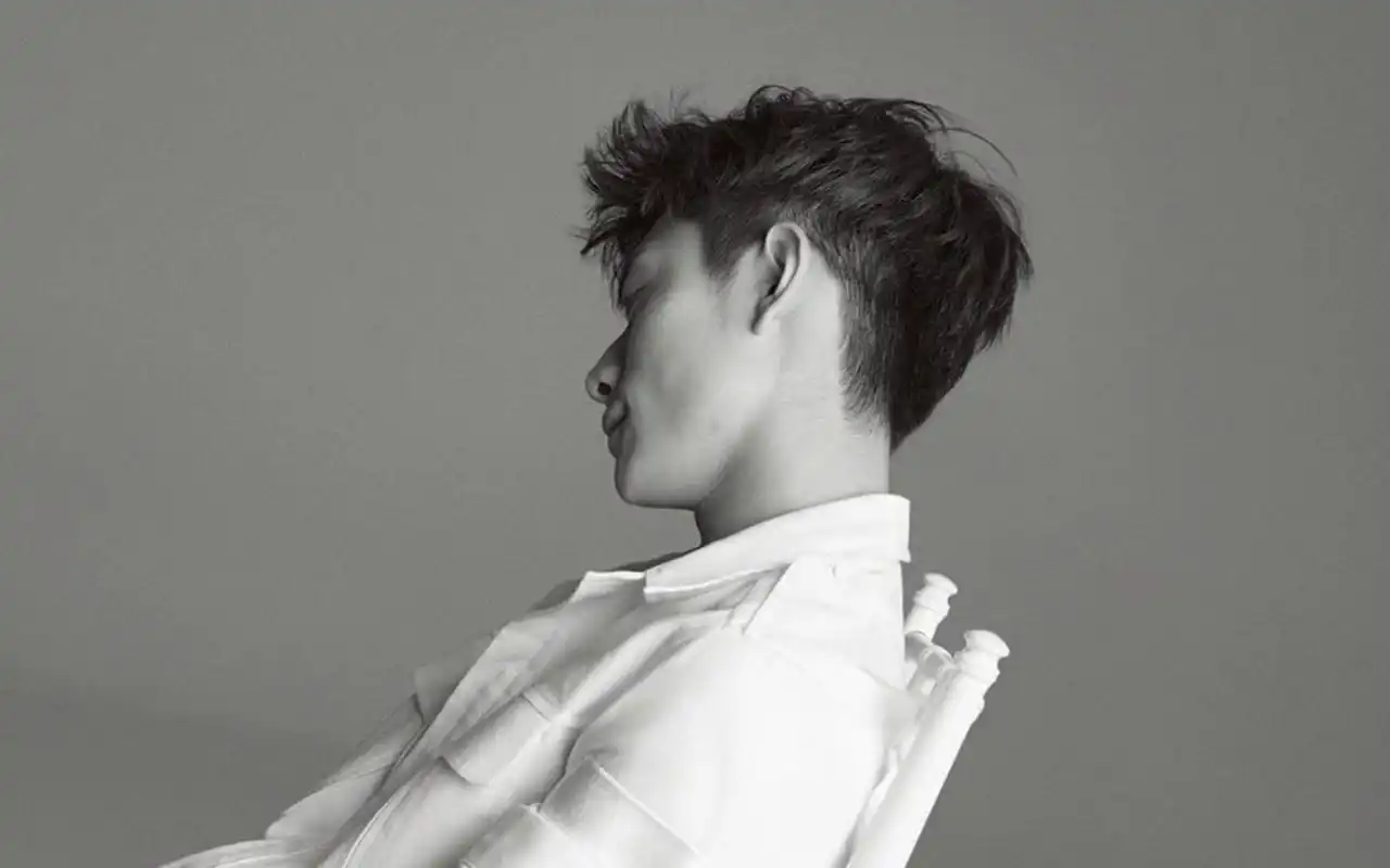 张一山时尚杂志黑白大片桌面壁纸高清大图预览1280x800_大陆明星下载